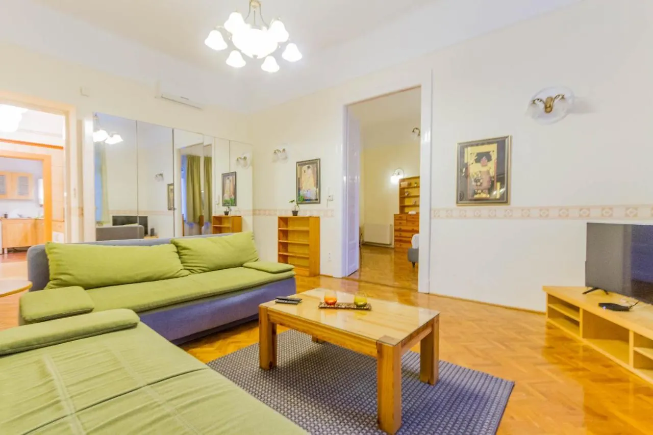 Friend Of Deak Ferenc Apartment Budapest Hungary