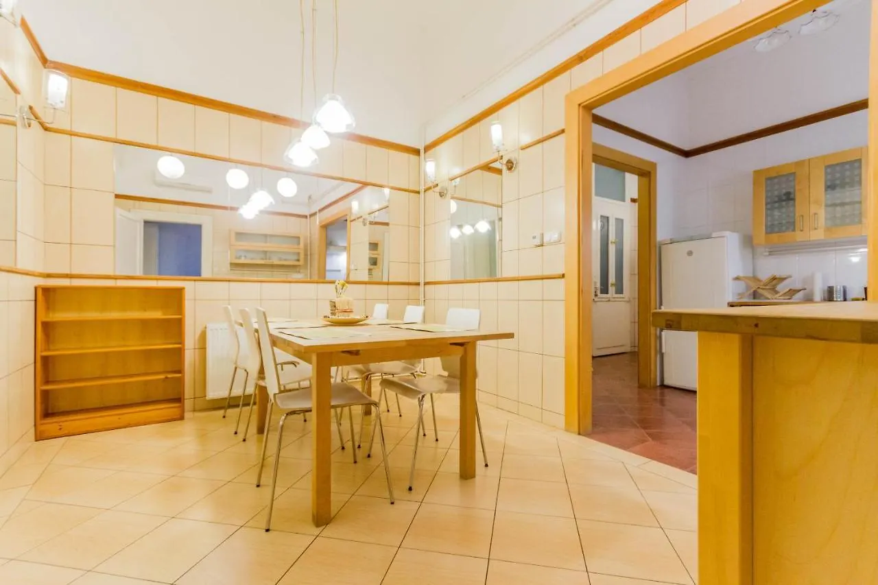 Friend Of Deak Ferenc Apartment Budapest